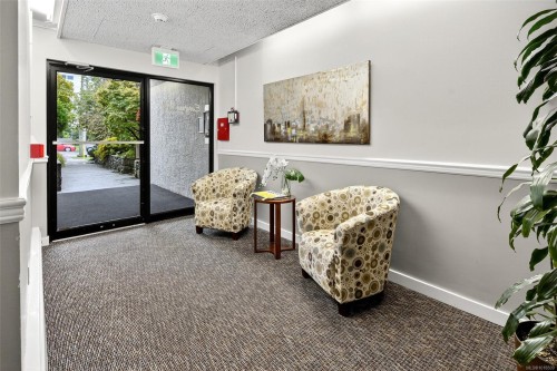 201-1188 Yates St, Victoria, BC - Indoor Photo Showing Other Room