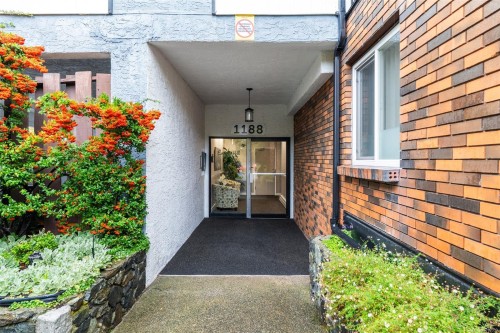 201-1188 Yates St, Victoria, BC - Outdoor