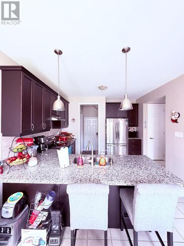 693 Doon South Drive, Kitchener, ON - Indoor Photo Showing Kitchen With Upgraded Kitchen