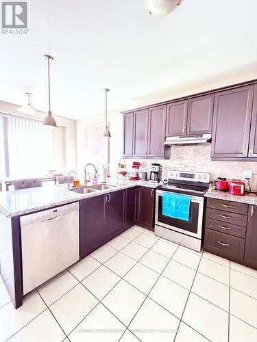 693 Doon South Drive, Kitchener, ON - Indoor Photo Showing Kitchen With Double Sink