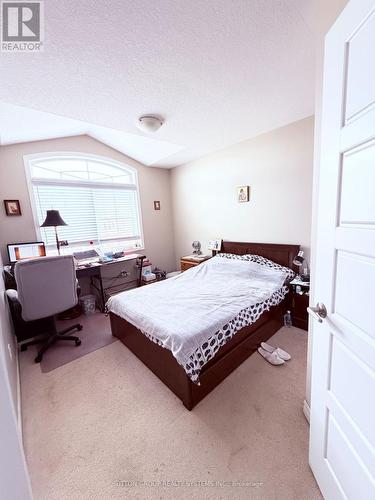 693 Doon South Drive, Kitchener, ON - Indoor Photo Showing Bedroom