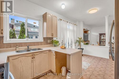 18 Daiseyfield Crescent, Vaughan, ON - Indoor Photo Showing Kitchen With Double Sink