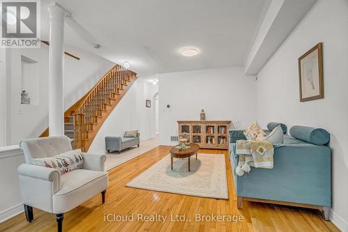 18 Daiseyfield Crescent, Vaughan, ON - Indoor Photo Showing Living Room