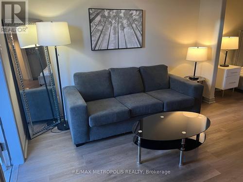 2030-31 - 90 Highland Drive, Oro-Medonte, ON - Indoor Photo Showing Living Room