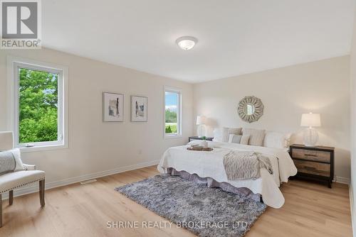 899 Bradshaw Crescent, London North (North C), ON - Indoor Photo Showing Bedroom