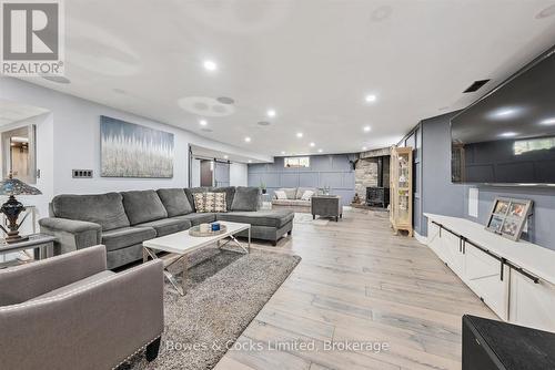 4588 Paynes Crescent, Clarington, ON - Indoor Photo Showing Living Room