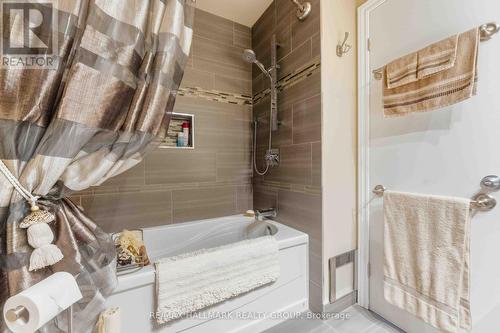 941 Cookshire Crescent, Ottawa, ON - Indoor Photo Showing Bathroom