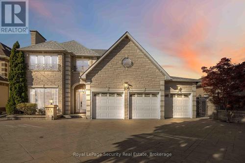 138 ELGIN MILLS ROAD W  Richmond Hill, ON L4C 4M2