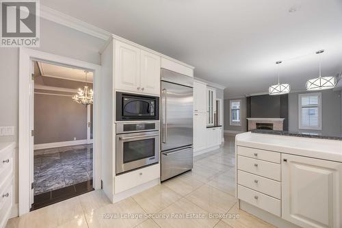 138 Elgin Mills Road W, Richmond Hill, ON - Indoor Photo Showing Kitchen