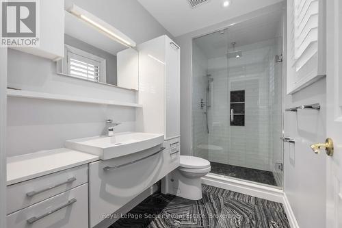 138 Elgin Mills Road W, Richmond Hill, ON - Indoor Photo Showing Bathroom