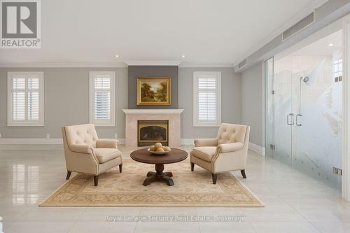 138 Elgin Mills Road W, Richmond Hill, ON - Indoor With Fireplace