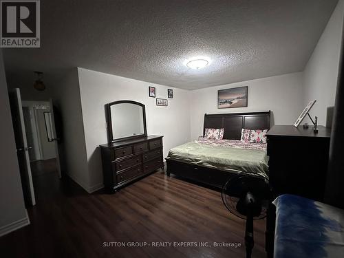 1810 - 21 Knightsbridge Road, Brampton, ON - Indoor Photo Showing Bedroom