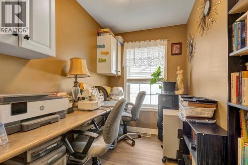 Den/Office nook on upper level - 393 Mccarren Avenue, Kelowna, BC - Indoor Photo Showing Office