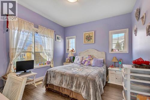 Secondary bedroom with it's own ensuite - 393 Mccarren Avenue, Kelowna, BC - Indoor Photo Showing Bedroom