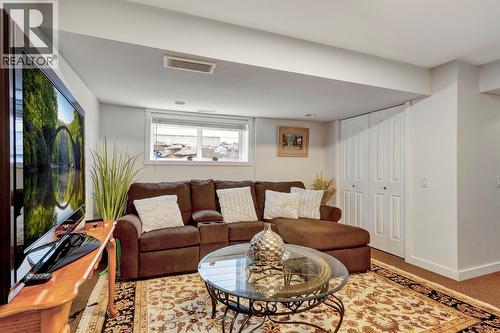 Suite living room - 393 Mccarren Avenue, Kelowna, BC - Indoor Photo Showing Living Room