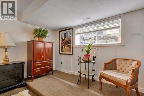 Extra space in first bedroom in suite - 393 Mccarren Avenue, Kelowna, BC - Indoor