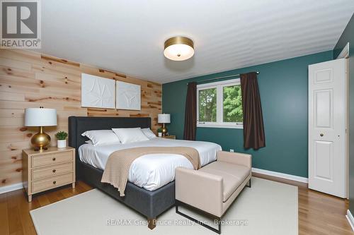 260 8Th A Avenue E, Owen Sound, ON - Indoor Photo Showing Bedroom