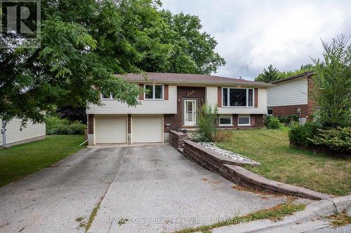 260 8Th A Avenue E, Owen Sound, ON - Outdoor With Facade