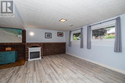 260 8Th A Avenue E, Owen Sound, ON - Indoor Photo Showing Other Room With Fireplace