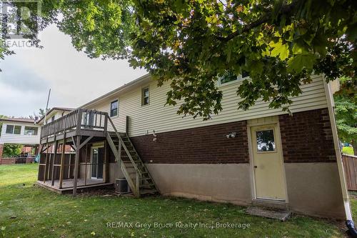 260 8Th A Avenue E, Owen Sound, ON - Outdoor