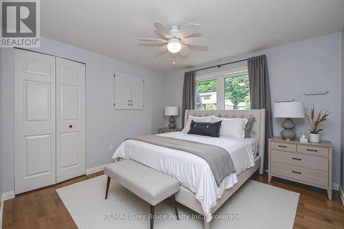 260 8Th A Avenue E, Owen Sound, ON - Indoor Photo Showing Bedroom