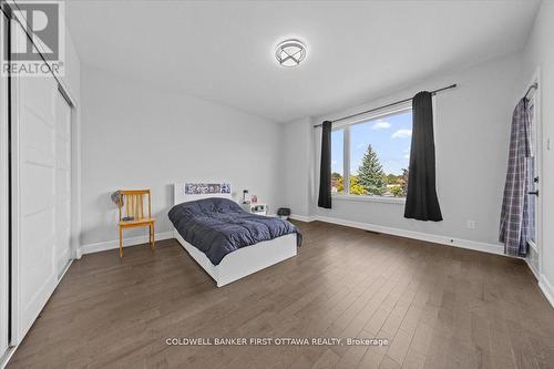 562 Queen Mary Street, Ottawa, ON - Indoor Photo Showing Bedroom