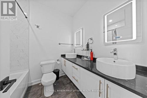 562 Queen Mary Street, Ottawa, ON - Indoor Photo Showing Bathroom