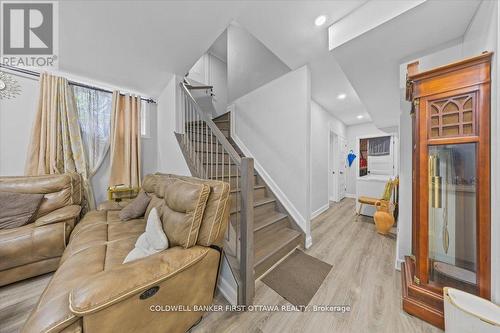 562 Queen Mary Street, Ottawa, ON - Indoor Photo Showing Other Room