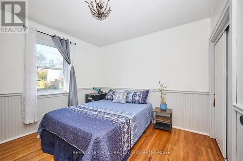 4660 Sixth Avenue, Niagara Falls (Cherrywood), ON - Indoor Photo Showing Bedroom