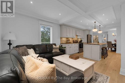 206 Centennial Drive, Midland, ON - Indoor Photo Showing Other Room