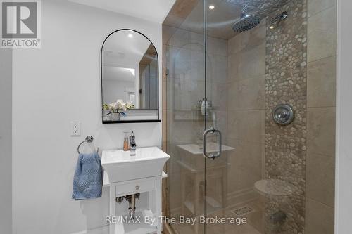 206 Centennial Drive, Midland, ON - Indoor Photo Showing Bathroom