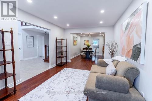 5580 Millbrook Lane, Mississauga, ON - Indoor