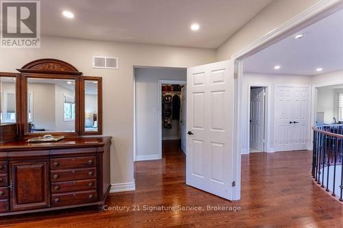 5580 Millbrook Lane, Mississauga, ON - Indoor