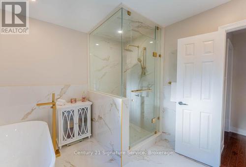 5580 Millbrook Lane, Mississauga, ON - Indoor Photo Showing Bathroom