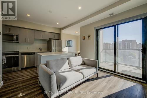 1015 - 15 Queen Street S, Hamilton, ON - Indoor