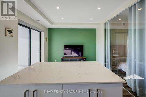 1015 - 15 Queen Street S, Hamilton, ON - Indoor