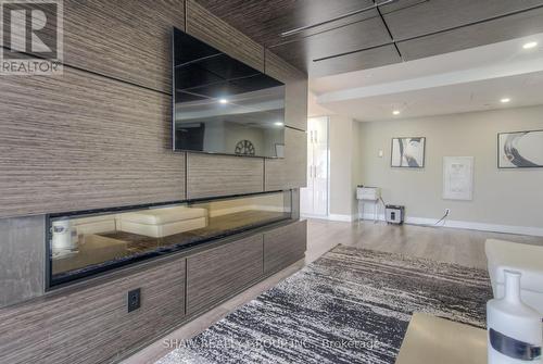 1015 - 15 Queen Street S, Hamilton, ON - Indoor