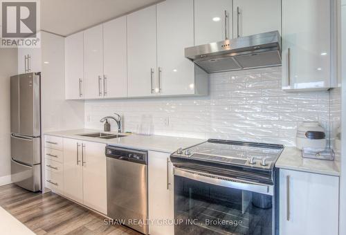 1015 - 15 Queen Street S, Hamilton, ON - Indoor Photo Showing Kitchen With Stainless Steel Kitchen With Double Sink With Upgraded Kitchen
