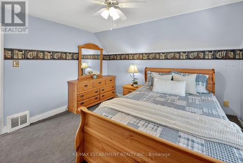46 Weir Street S, Hamilton, ON - Indoor Photo Showing Bedroom
