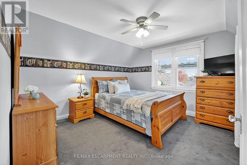 46 Weir Street S, Hamilton, ON - Indoor Photo Showing Bedroom