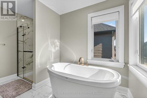 251 Joshua Street, Ottawa, ON - Indoor Photo Showing Bathroom