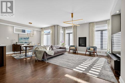 251 Joshua Street, Ottawa, ON - Indoor Photo Showing Living Room