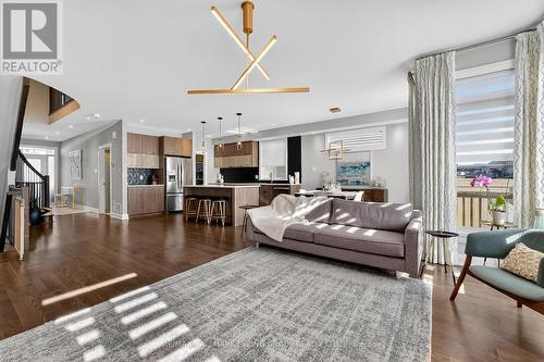 251 Joshua Street, Ottawa, ON - Indoor Photo Showing Living Room