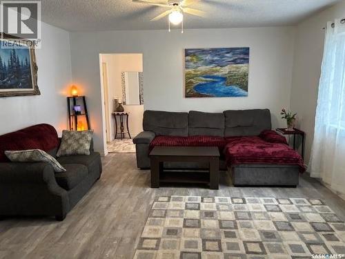 224 3Rd Avenue W, Canora, SK - Indoor Photo Showing Living Room
