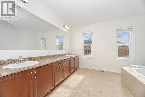 29 Wendelyn Drive, Richmond Hill, ON - Indoor Photo Showing Bathroom