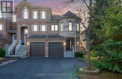 19 BOWLER STREET  Aurora, ON L4G 7J2