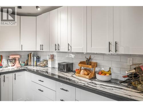 7089 Longacre Drive, Vernon, BC - Indoor Photo Showing Kitchen With Upgraded Kitchen