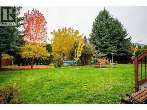 8329 Highway 3B, Trail, BC - Outdoor With Backyard