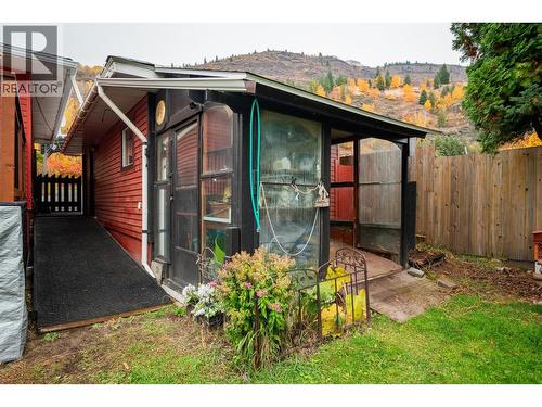 8329 Highway 3B, Trail, BC - Outdoor