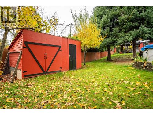 8329 Highway 3B, Trail, BC - Outdoor